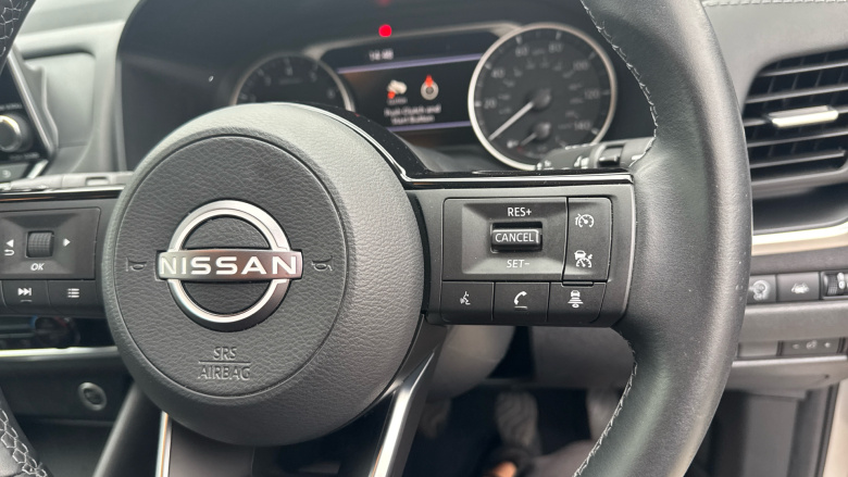 Nissan Qashqai 1.3 DiG-T MH Acenta Premium 5dr Petrol Hatchback